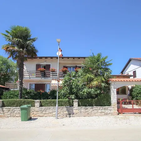 Apartment Vinka A3 *